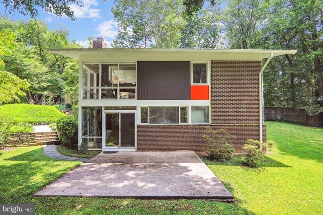 Building Photo - 3945 Rickover Rd