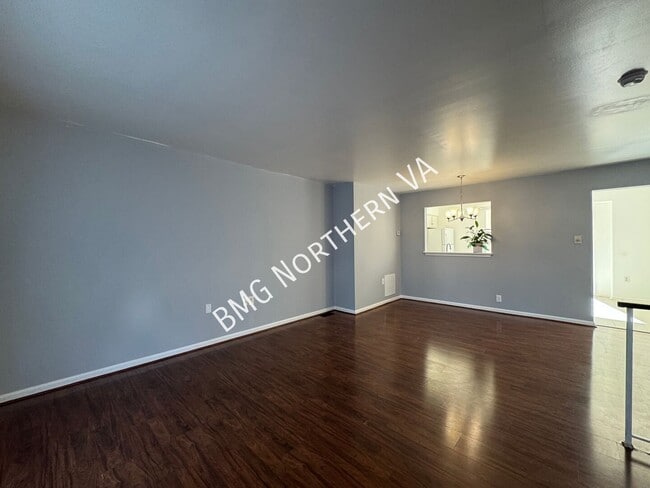 7343 Rokeby Dr