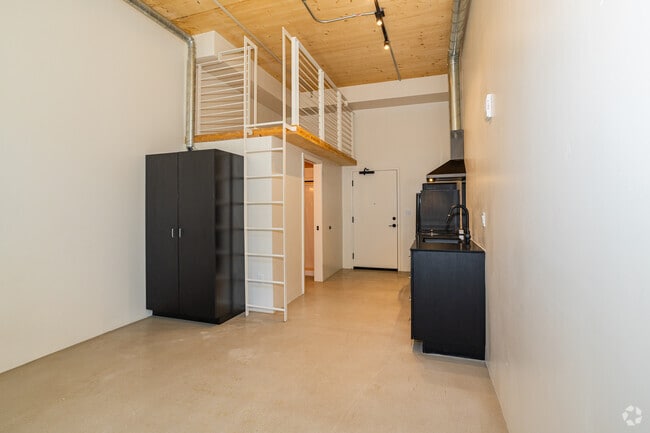 Studio 358SF