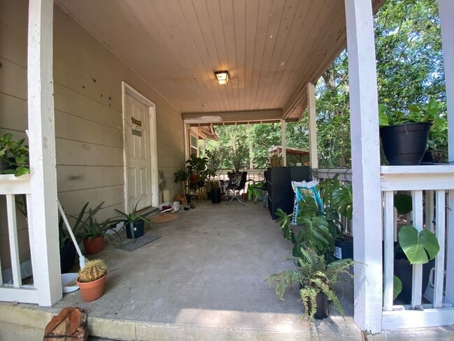 Photo - 1725 Airport Dr