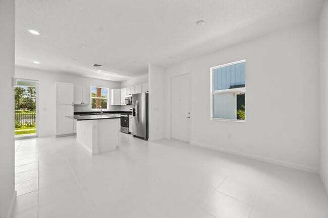 Photo - 4520 Longwood Lk Sq