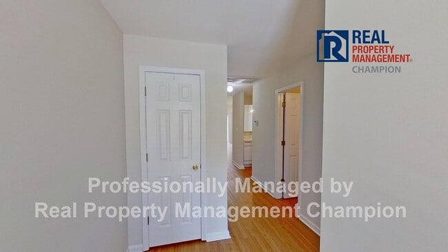 Photo - 4804 College Rd