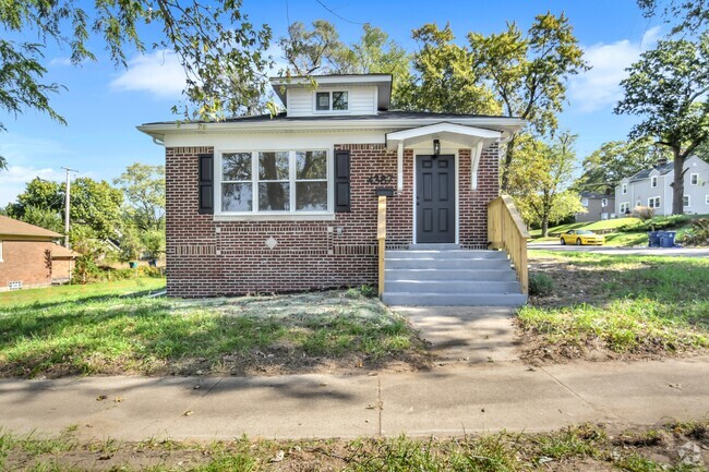 Building Photo - 4387 Harrison St Rental