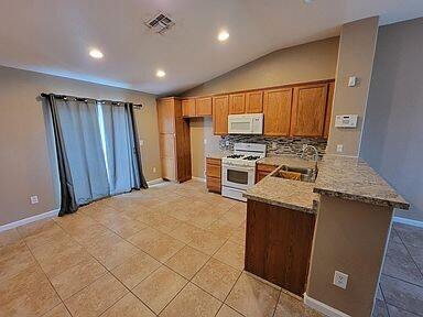 Photo - 950 Jacaranda Dr