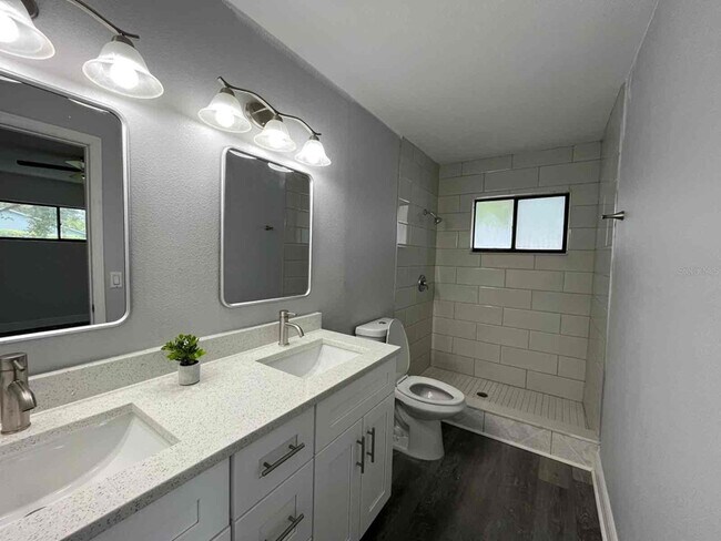 Photo - 2606 Sheffield Ave