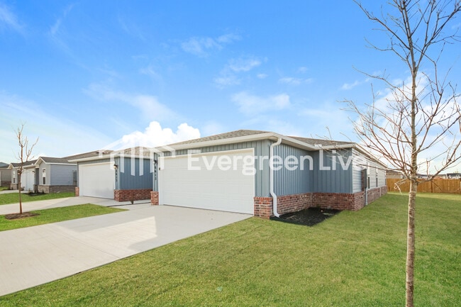 Photo - 6615 NW Kathleen St