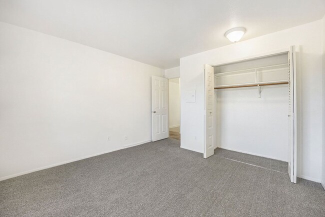 Hampton Lakes Apartments