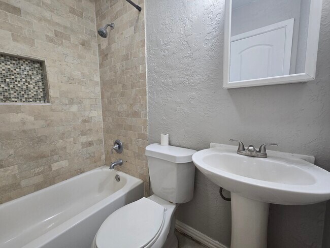 118 W Sears St Unit 103