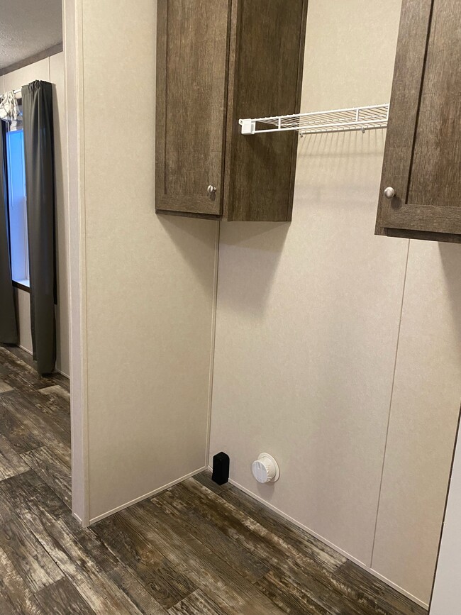 Building Photo - 19 Joymar Dr