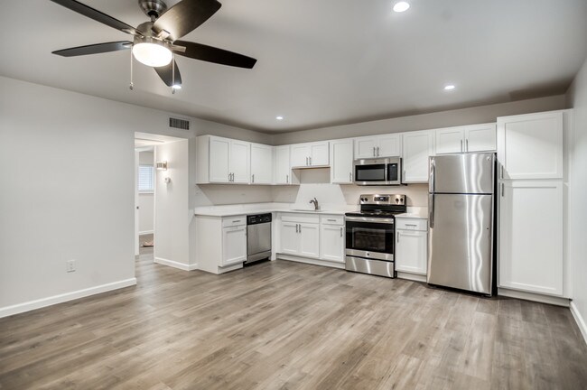 5010 San Jacinto St - 5010 San Jacinto St Apartamentos