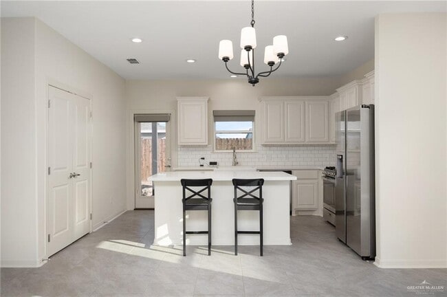 Photo - 11 N Plumbago Ave