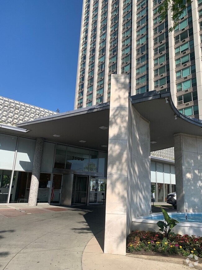 Building Photo - 3600 N Lake Shore Dr Unit 2109 Rental