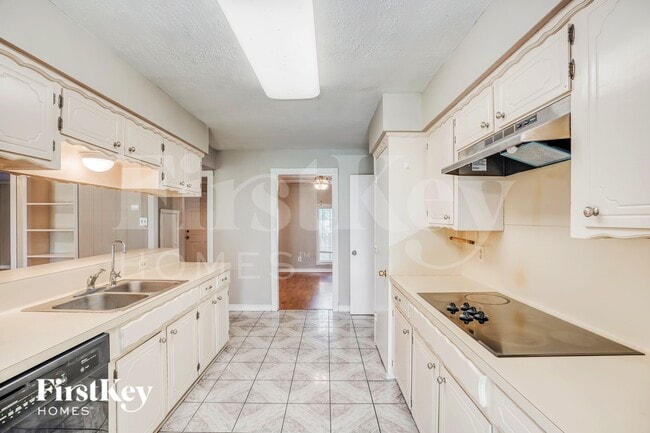 Photo - 25115 Burrard St