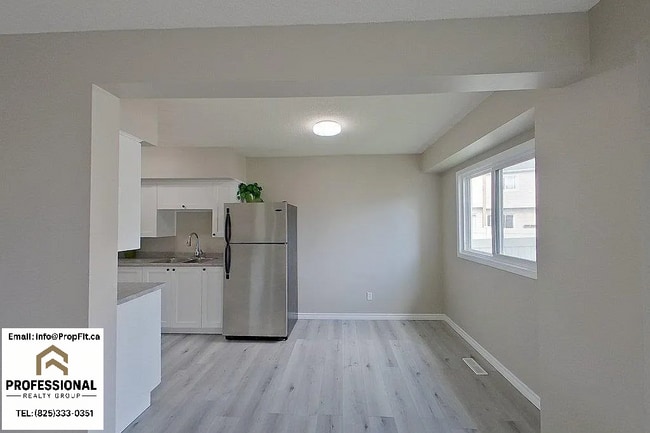 Photo - 124 Centennial Crt NW