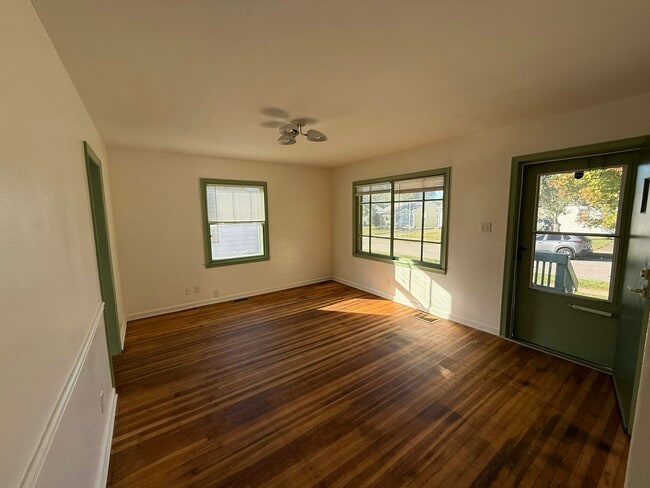 Photo - 617 Fletcher Ln