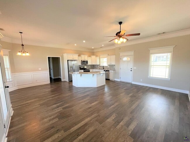 102 Exeter Wy
