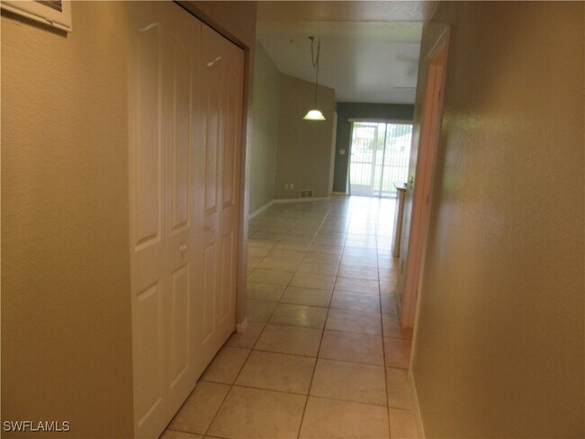 Photo - 271 SW 4th St