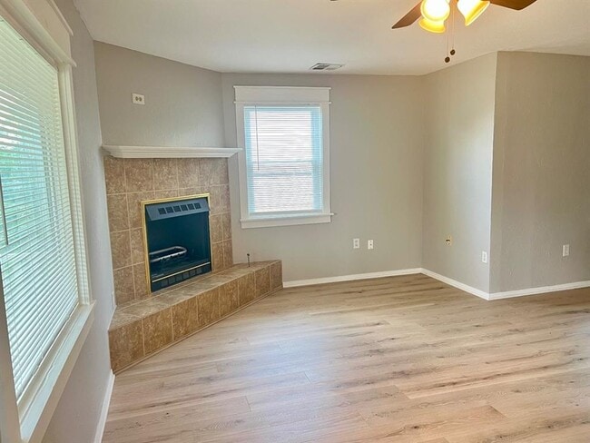 Photo - 9904 SE 43rd St