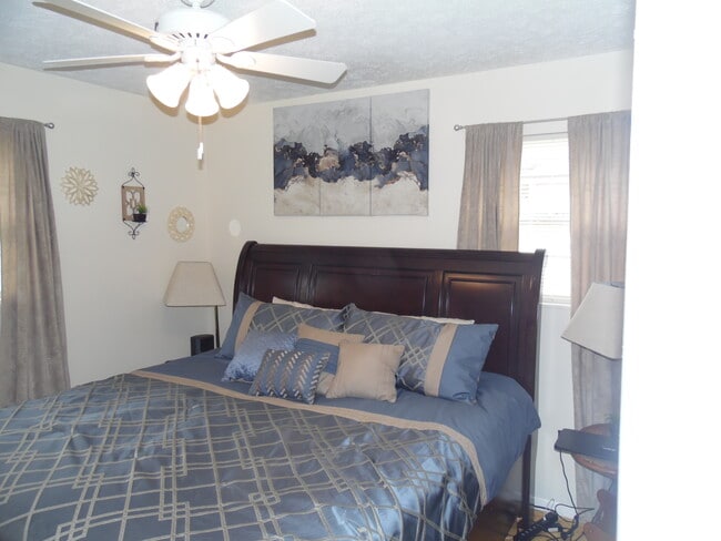 Master Bedroom - 81 Pine Tree Ln Unit Home Sweet Home