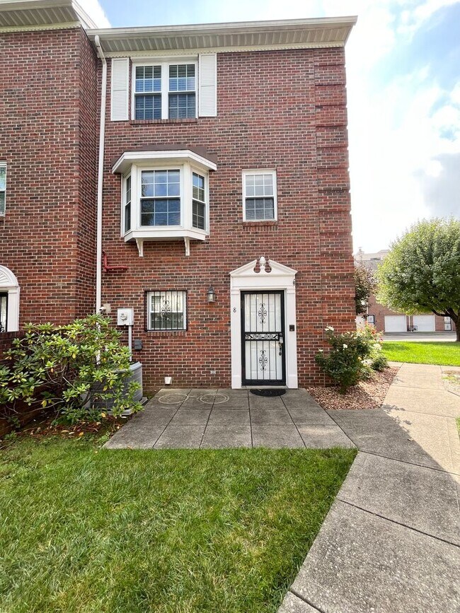 2 Bedroom/1.5 Bath Townhouse in the heart ... - 2 Bedroom/1.5 Bath Townhouse in the heart ...