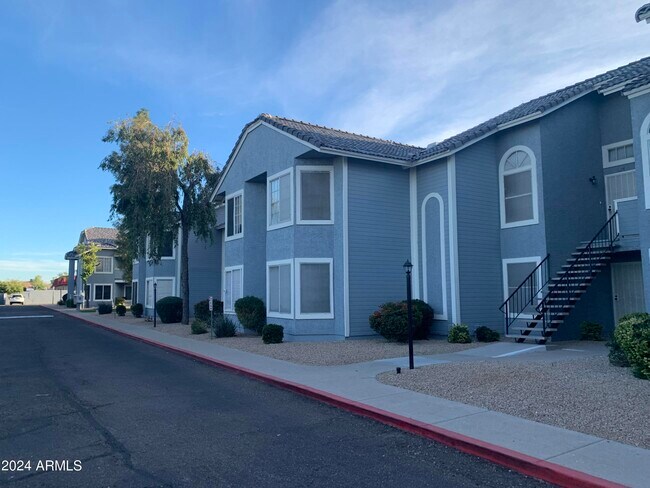 Photo - 2910 W Marconi Ave Unit 124