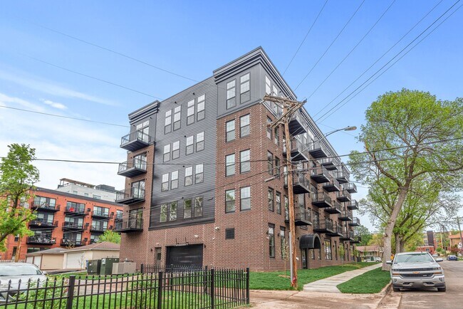 Photo - 1000 Main Street Apartments