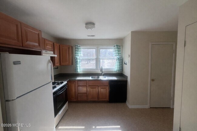 Photo - 16 Pin Oak Ln