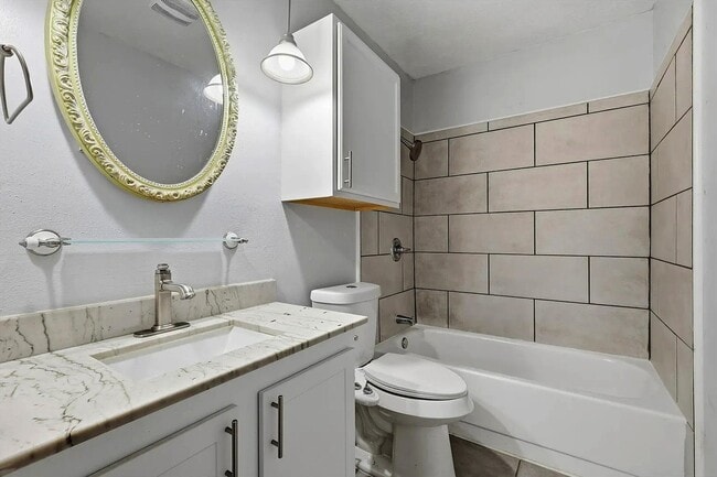 Photo - 2705 Treeview Dr