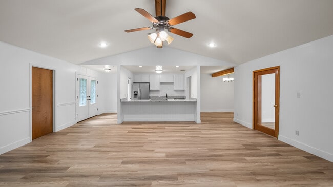Photo - 901 Cutler Rd
