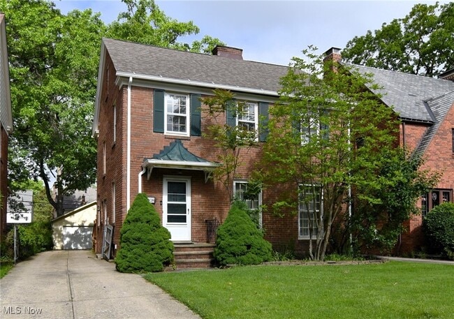 Photo - 2408 Eardley Rd House