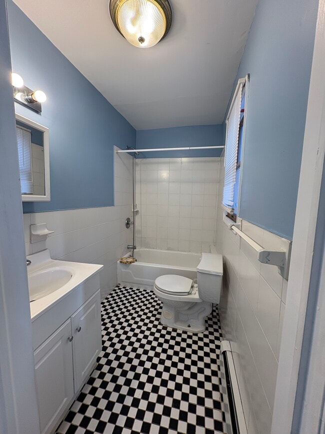 Photo - 839 W Fingerboard Rd Unit 1st floor