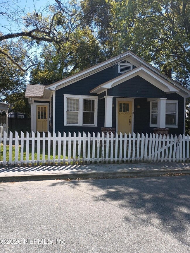 Building Photo - 2566 Haldumar Terrace