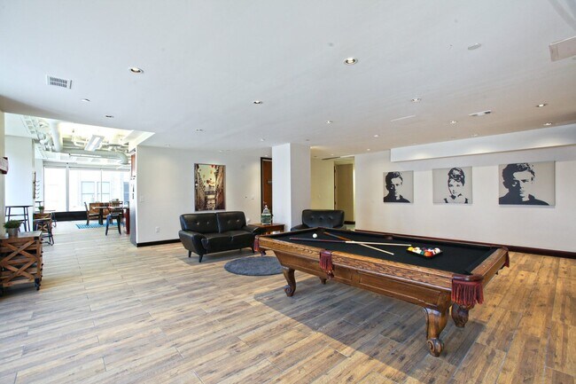 Gallery 720