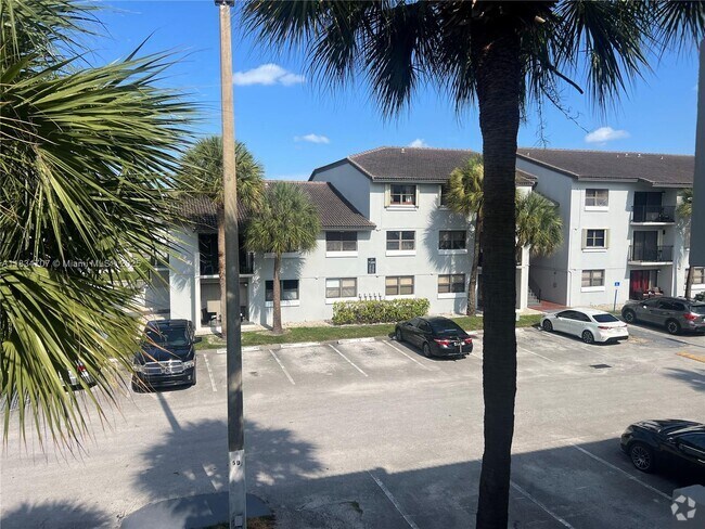 Building Photo - 7230 NW 179th St Unit 302 Rental
