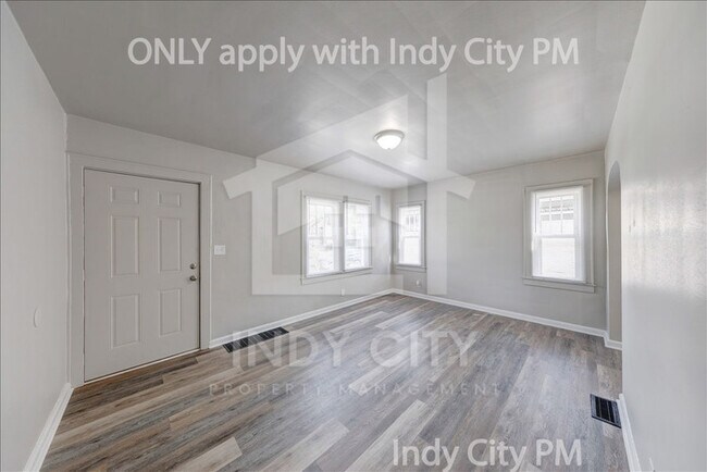 Photo - 1326 N Gladstone Ave