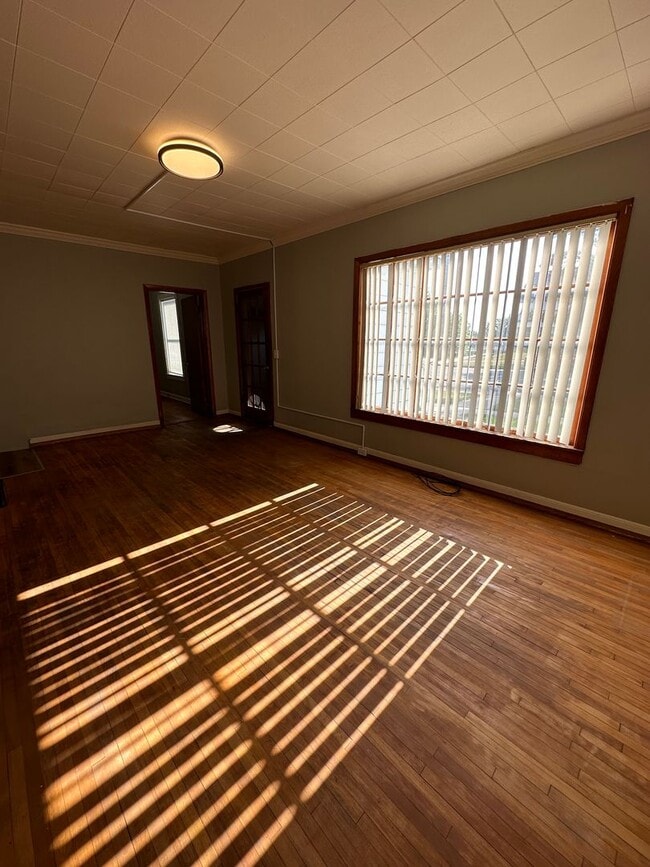 Photo - PP - 12 - Glendale Unit Lower