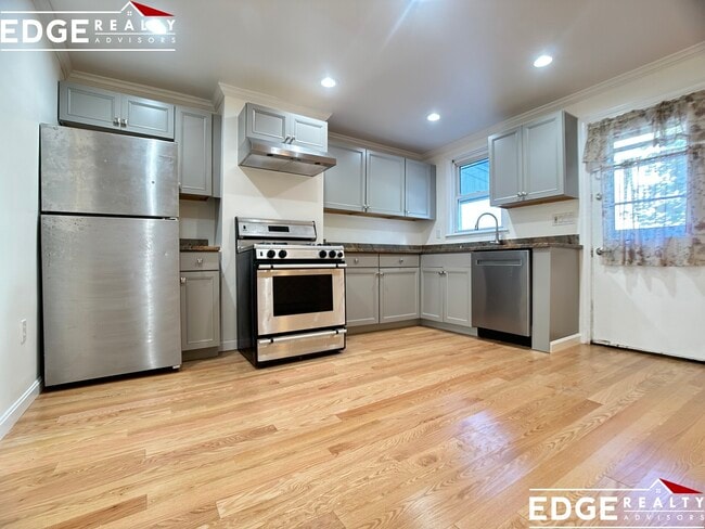 Photo - 244 Everett St