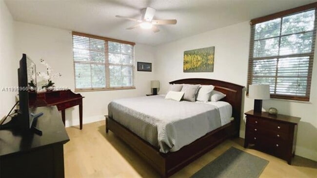 Photo - 19801 E Country Club Dr Unidad 19801 E Country Club Dr # 4301