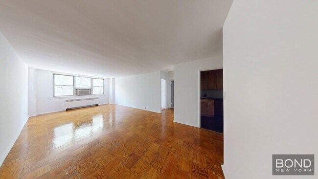 Building Photo - 240 E 35th St Rental