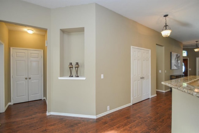 4914 Surrey Park Cir