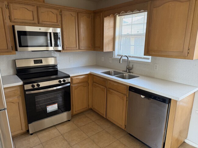 Photo - 2601 Cervantes Ave Unit 1