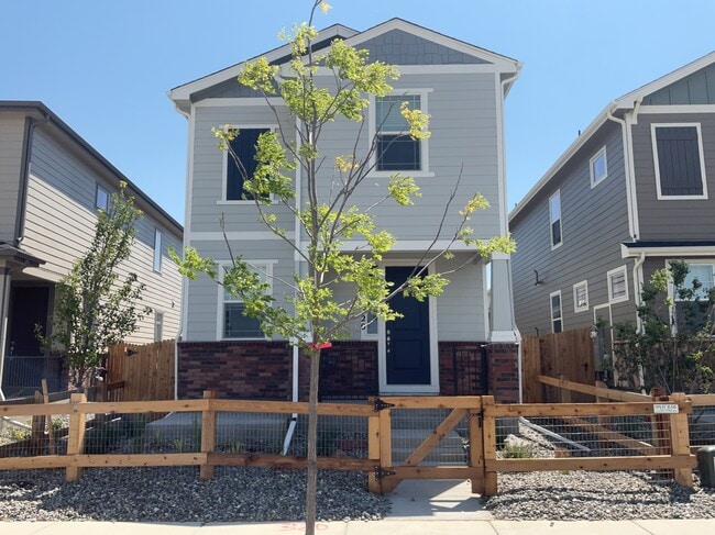 Building Photo - 320 N Addison Way Rental