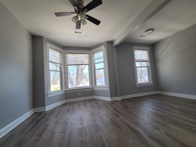 Photo - 7634 S Drexel Ave Unidad 2