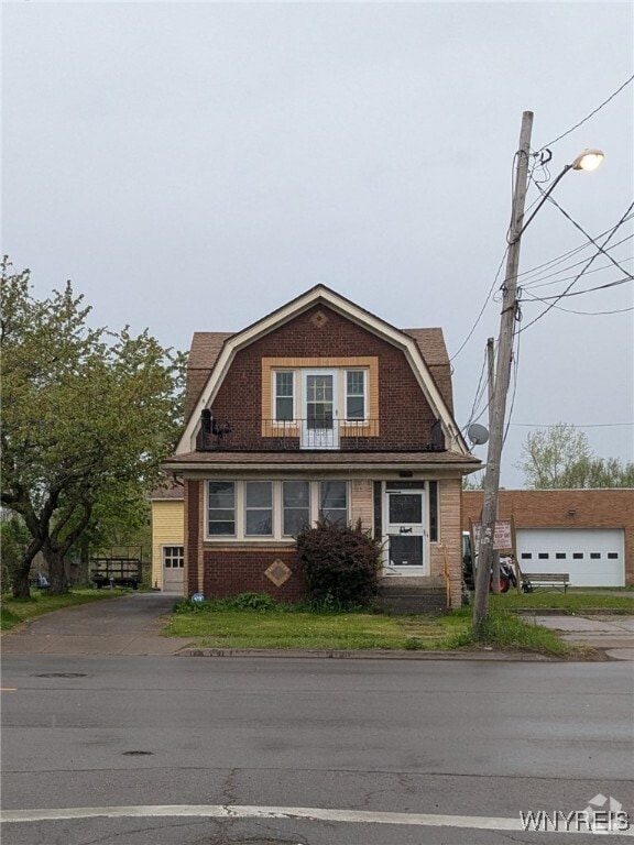 Building Photo - 1325 Walden Ave Rental