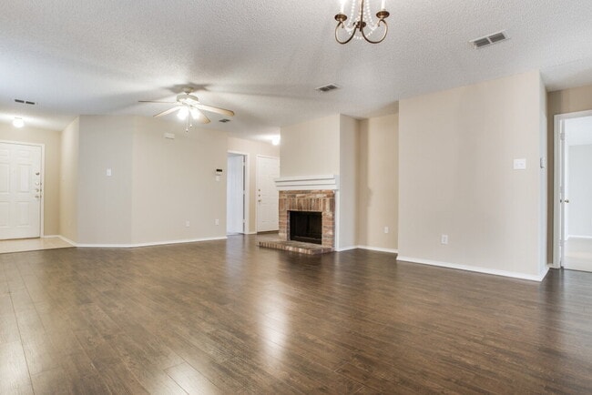 Photo - 8712 Stonebriar Ln