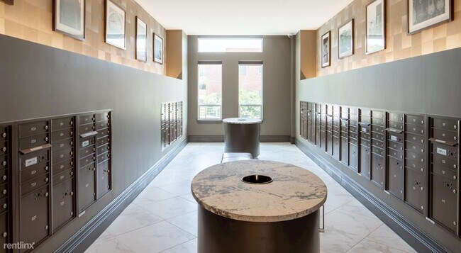 Photo - 1 br, 1 bath Condo - 5500 Broadway St Flat...