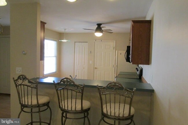 Photo - 888 Woodridge Dr