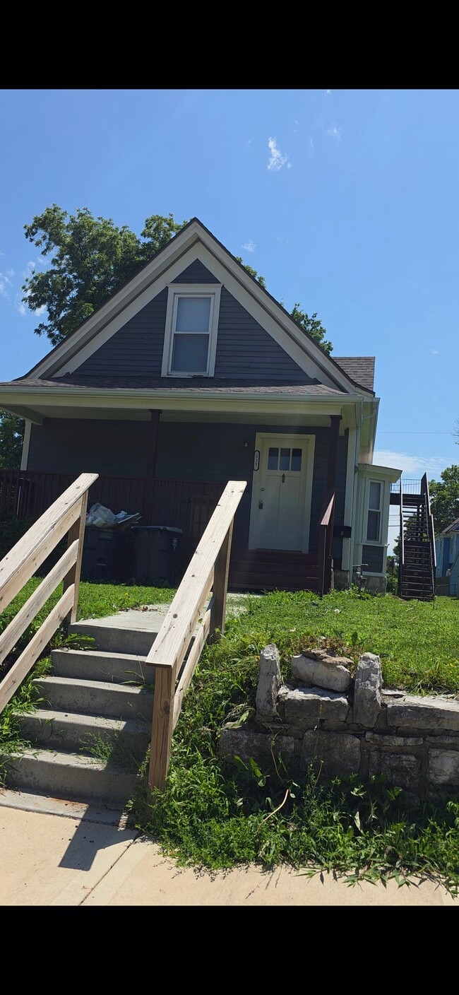 Photo - 335 N Lawndale Ave