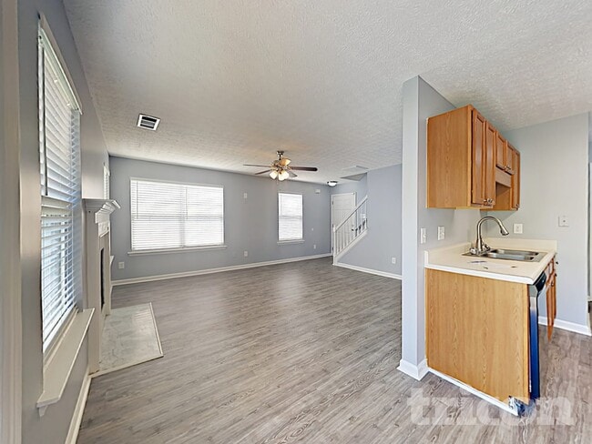 Photo - 202 Silver Ridge Dr