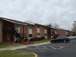 Briarwood Apartments - Briarwood Apartments